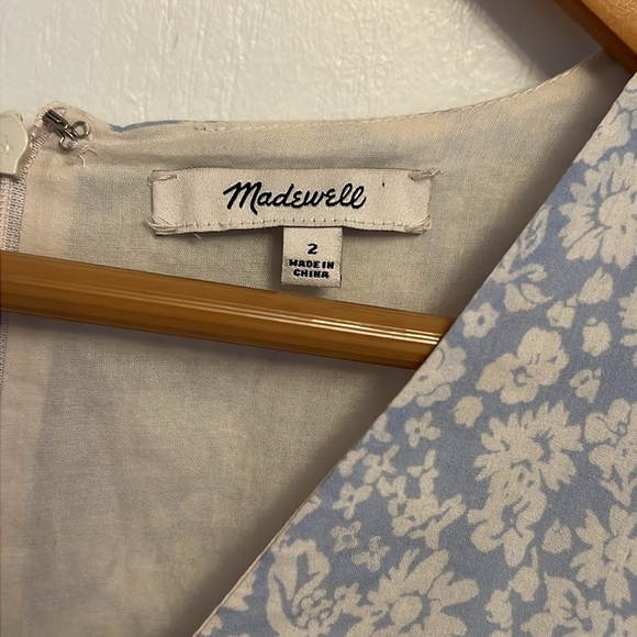 Madewell Ruched-Front Ruffle-Hem Midi Dress in
Fleur Field - Picture 6 of 12